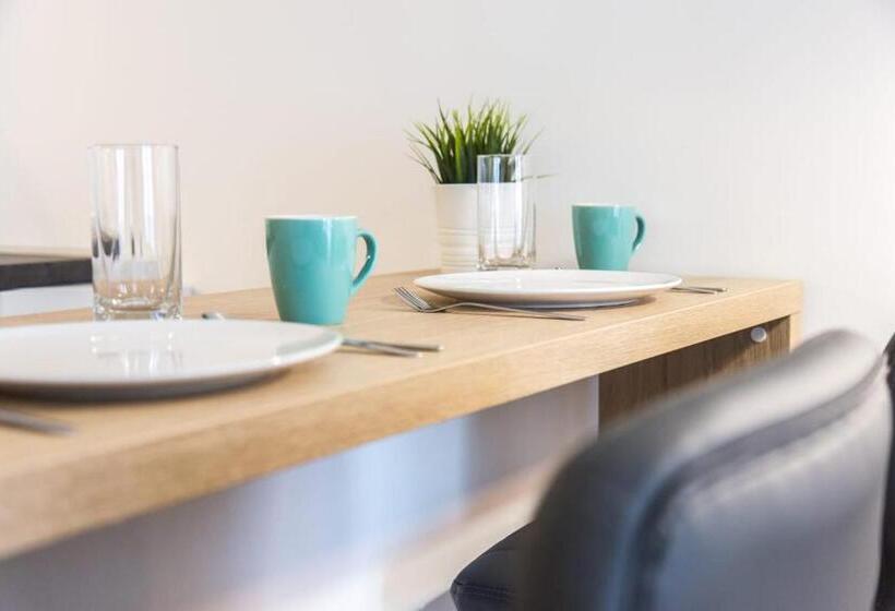 اتاق استاندارد, Empire Luxury Apartments