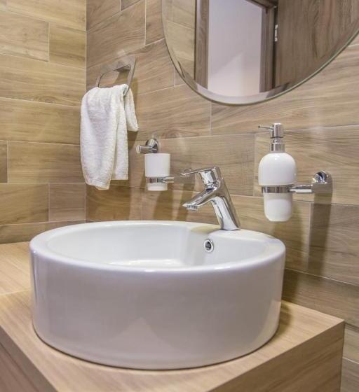 اتاق استاندارد, Empire Luxury Apartments