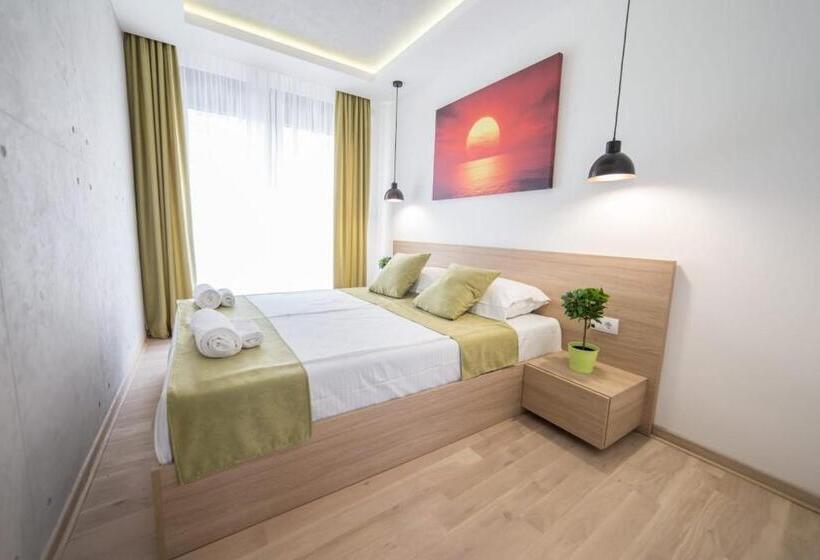 سوییت, Empire Luxury Apartments