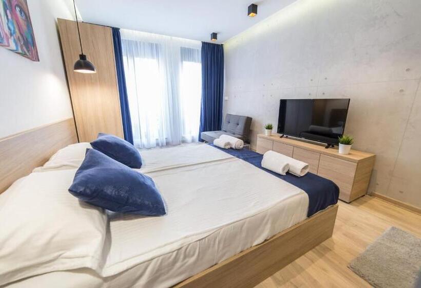 اتاق استاندارد, Empire Luxury Apartments