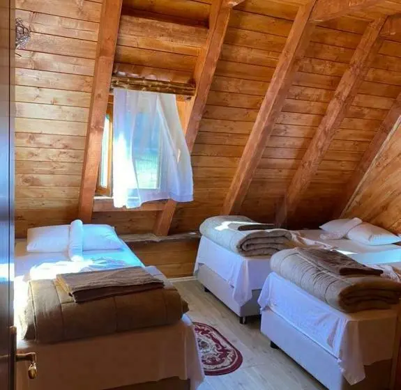 Standard Kolmen Hengen Huone, Guesthouse Prrockaj Theth