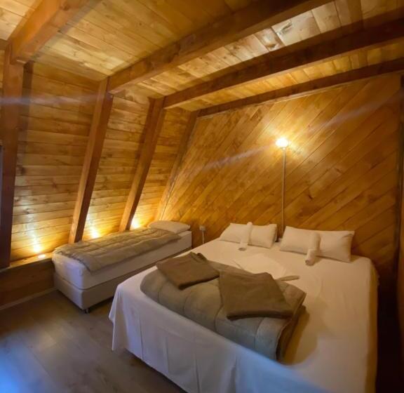 Quarto Triplo Estandar, Guesthouse Prrockaj Theth
