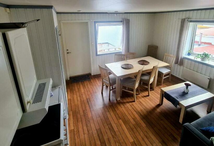 Апартаменты 2 Спальни, Lydersen Rorbuer Hostel And Apartments Kvalvika And Rytten