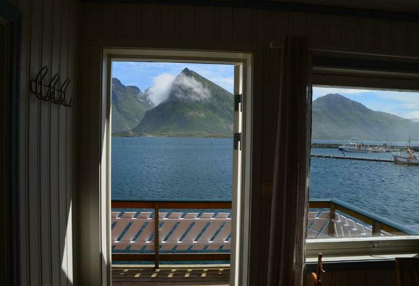 Апартаменты 2 Спальни, Lydersen Rorbuer Hostel And Apartments Kvalvika And Rytten