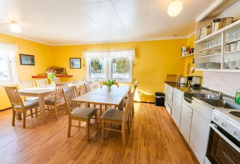 バス共有のスタンダードルーム, Lydersen Rorbuer Hostel And Apartments Kvalvika And Rytten