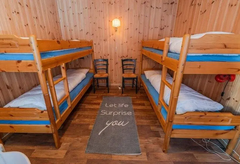 バス共有のスタンダードルーム, Lydersen Rorbuer Hostel And Apartments Kvalvika And Rytten