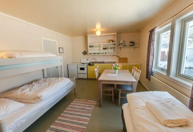 バス共有のスタンダードルーム, Lydersen Rorbuer Hostel And Apartments Kvalvika And Rytten