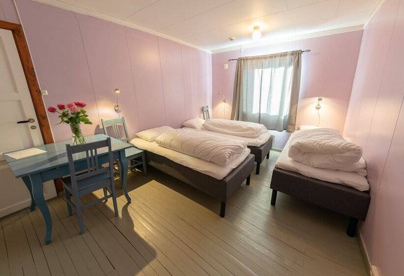 스탠다드 룸 공동 욕실, Lydersen Rorbuer Hostel And Apartments Kvalvika And Rytten