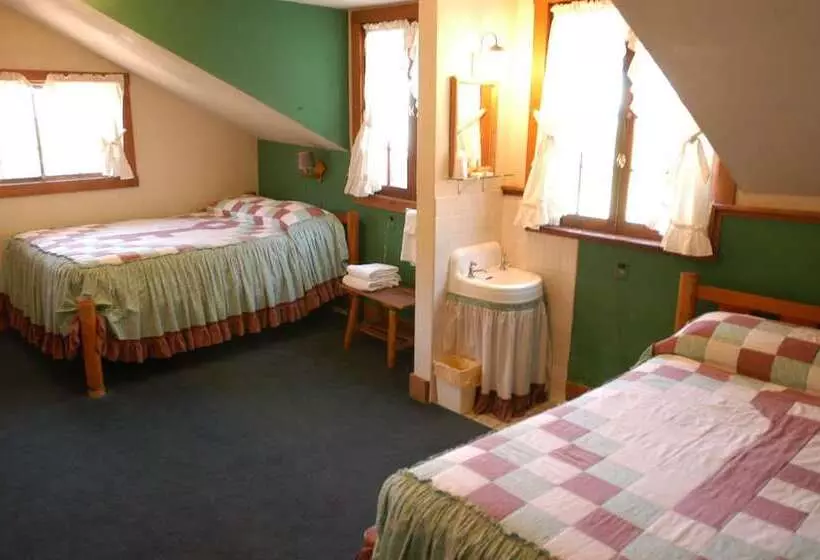 デラックスの４人部屋, Baldpate Inn