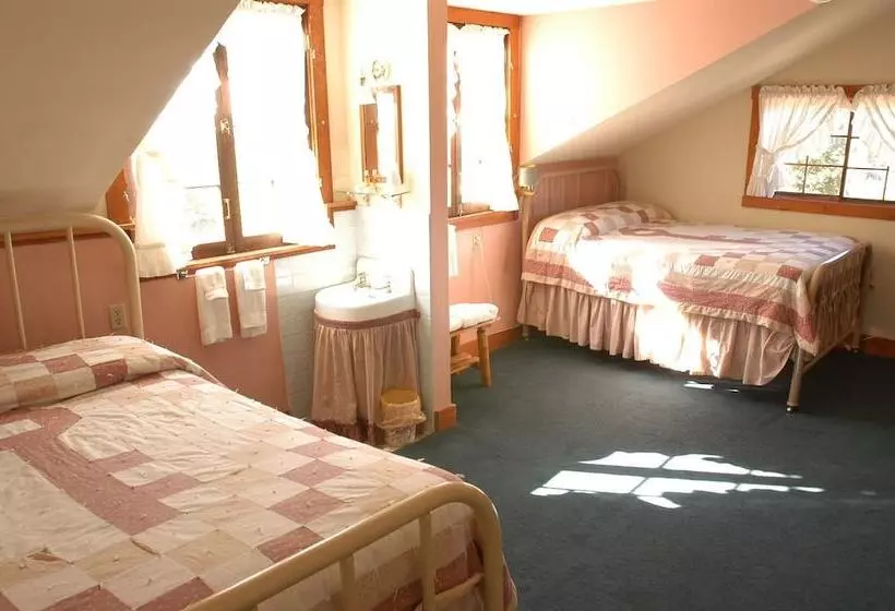 デラックスの４人部屋, Baldpate Inn