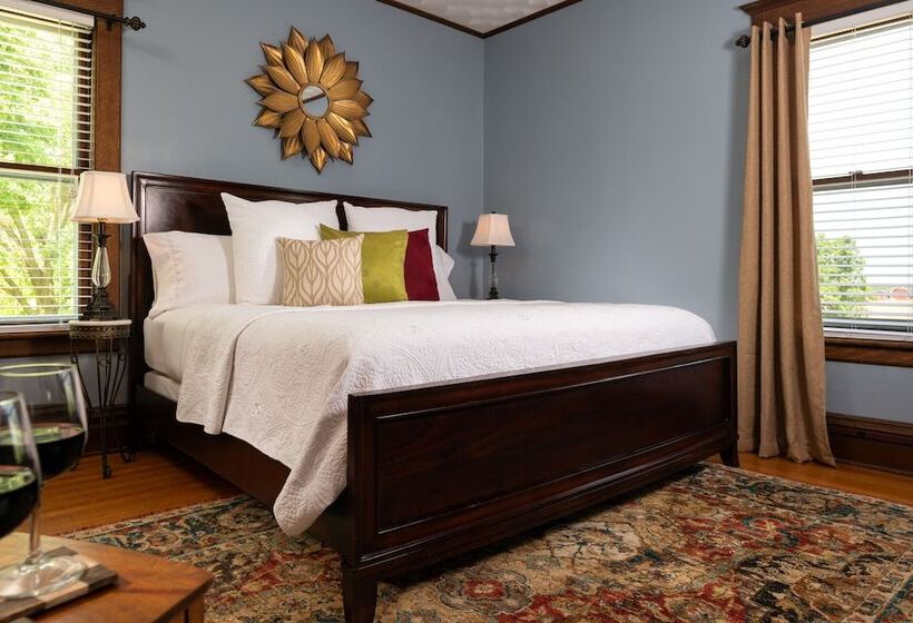 جناح, Castle In The Country