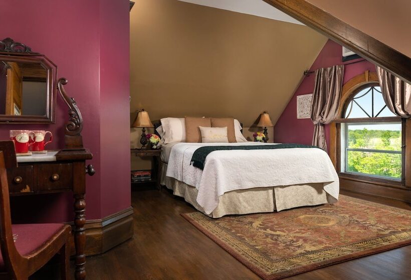 غرفة قياسية, Castle In The Country