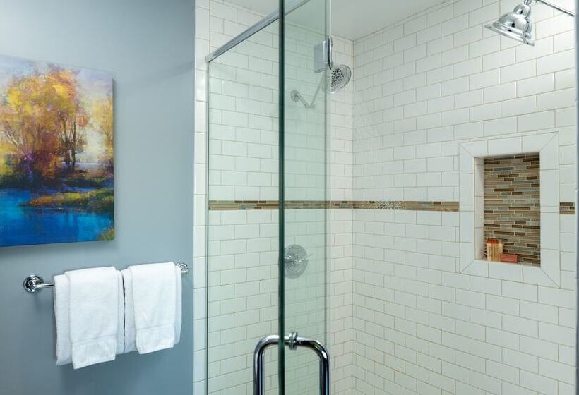 جناح, Castle In The Country