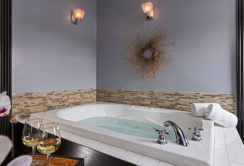 جناح, Castle In The Country