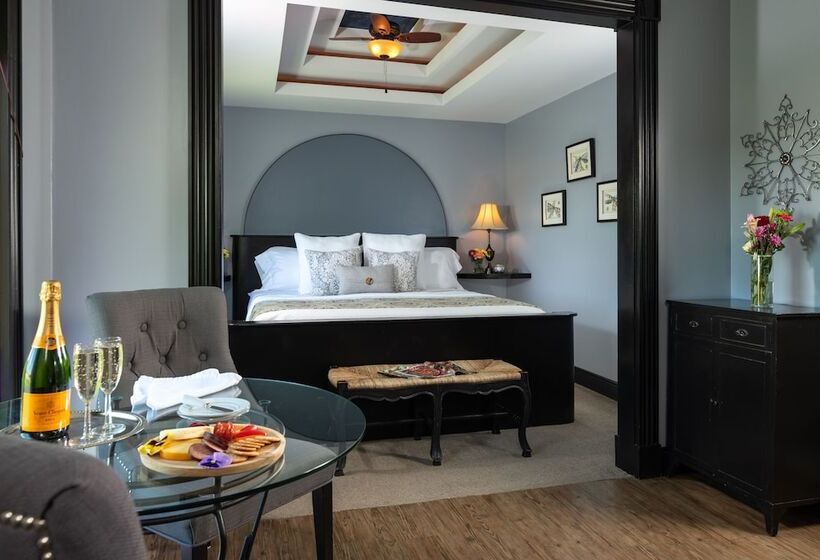 جناح, Castle In The Country