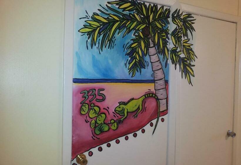 اتاق استاندارد, Galleon House