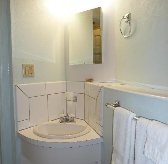 اتاق استاندارد, Galleon House