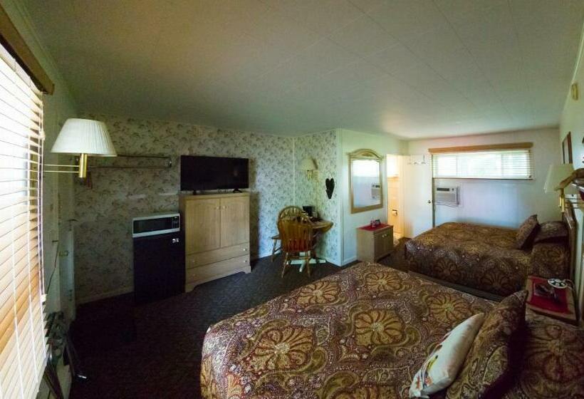 غرفة قياسية رباعية, Oak Park Inn