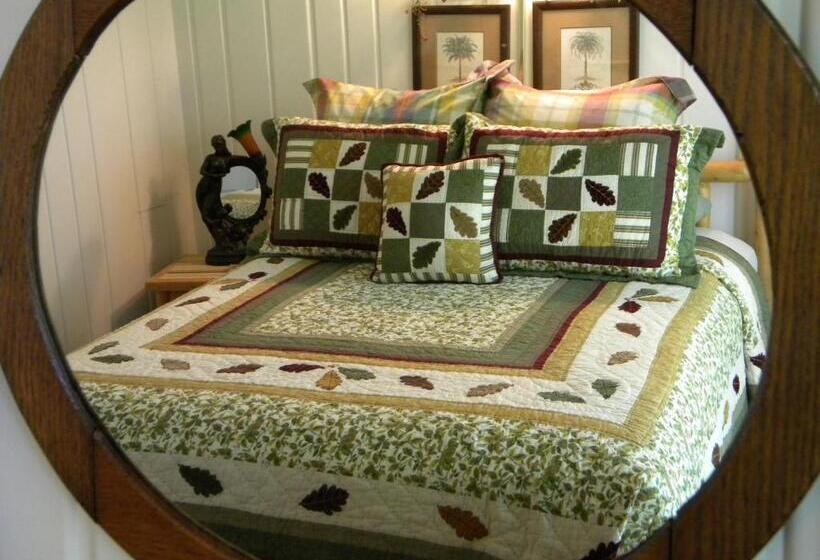 جناح سوبيريور, Oak Park Inn