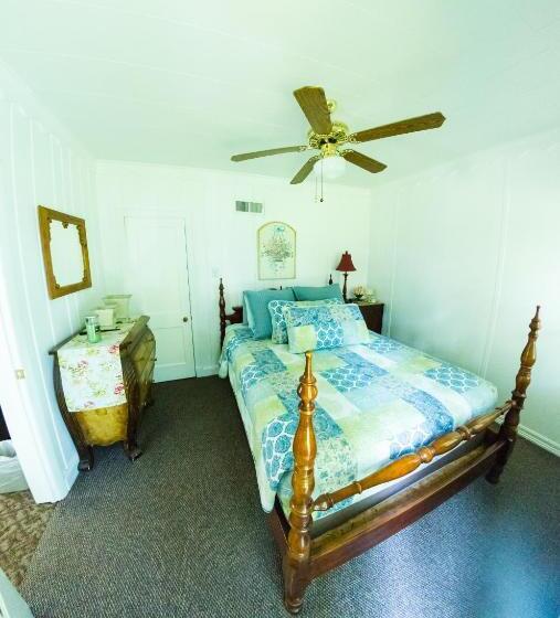 جناح ديلوكس, Oak Park Inn