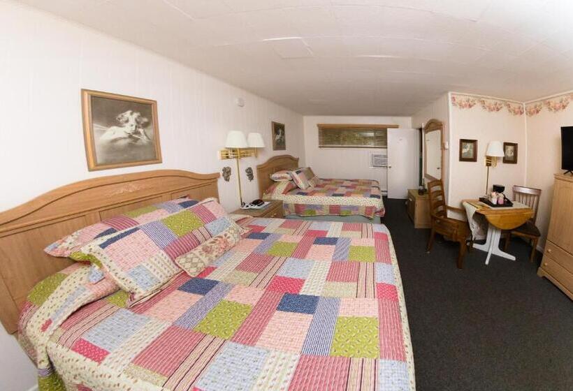 غرفة ديلوكس رباعية, Oak Park Inn