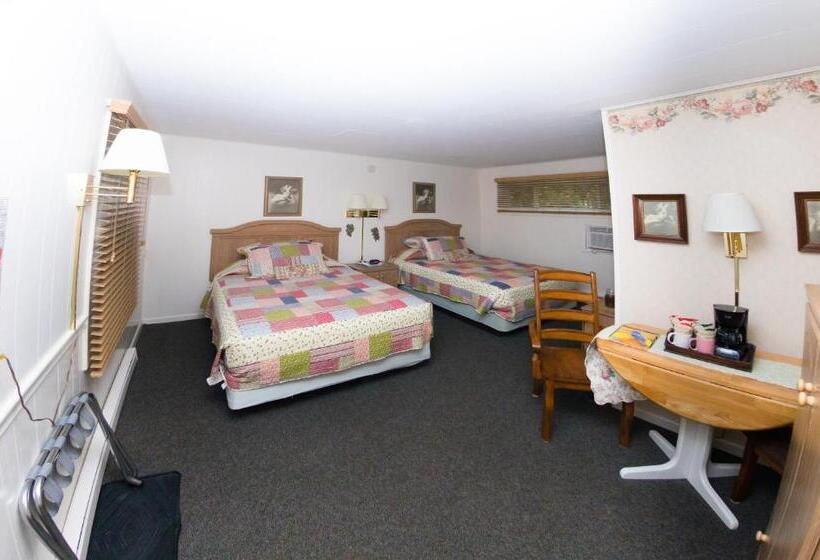 غرفة ديلوكس رباعية, Oak Park Inn