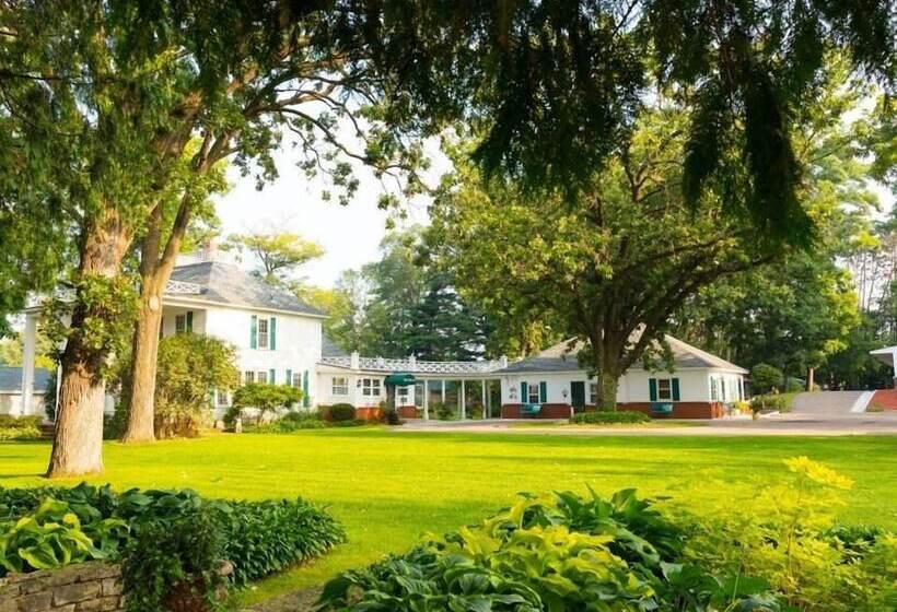 جناح ديلوكس, Oak Park Inn