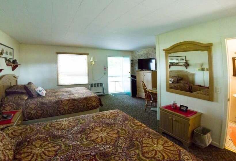 غرفة قياسية رباعية, Oak Park Inn