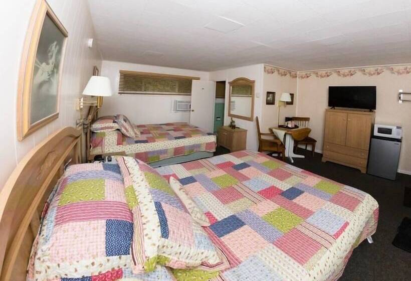 غرفة ديلوكس رباعية, Oak Park Inn