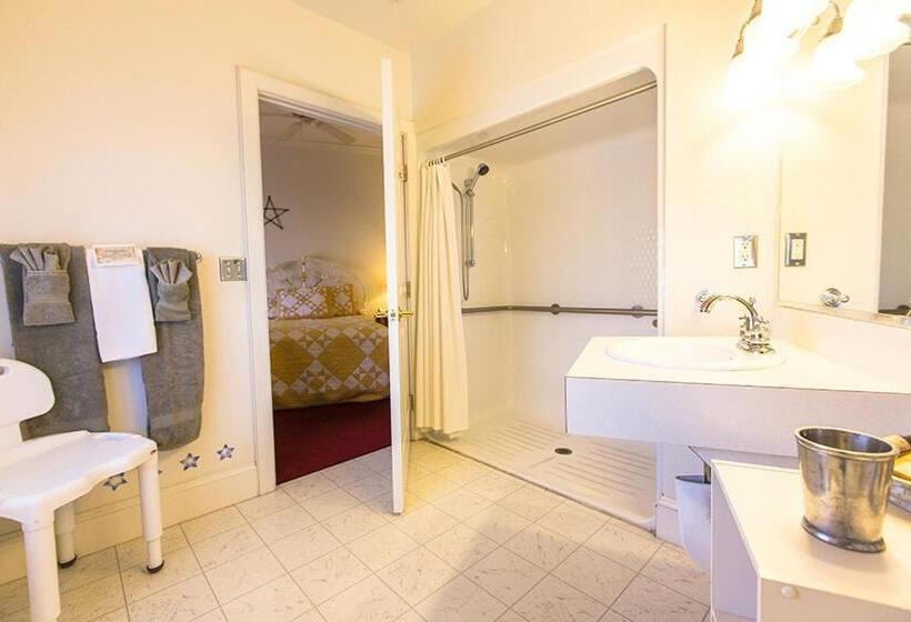 Номер Стандарт, The Currier Inn