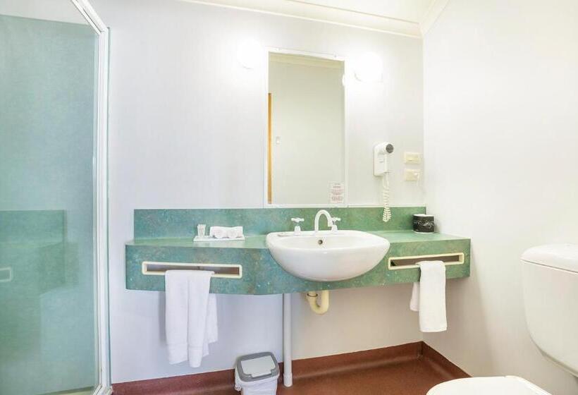 패밀리 룸, Downs Motel