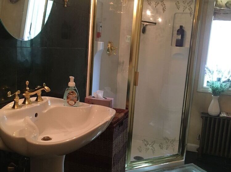 バス共有のスタンダードルーム, Fleetwood House Bed And Breakfast