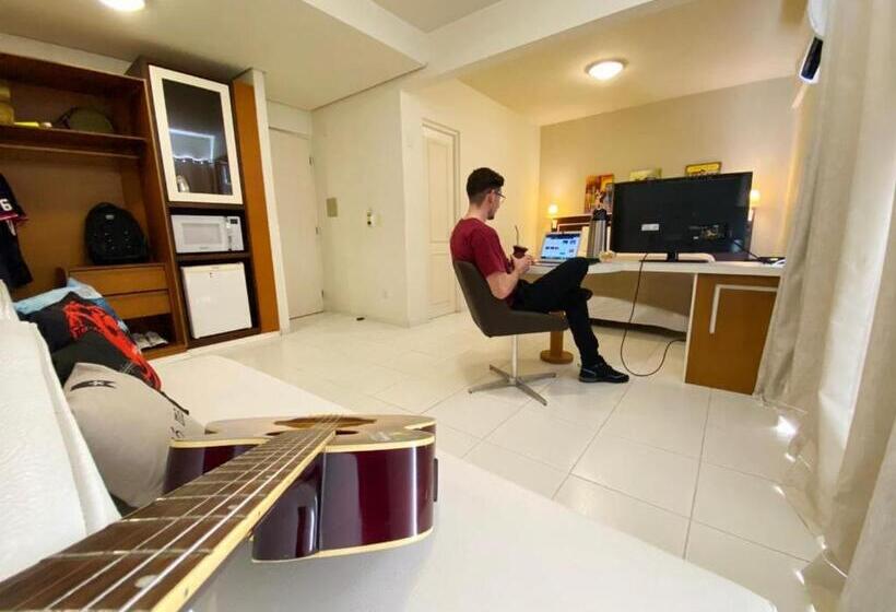 디럭스 룸, Altadomo