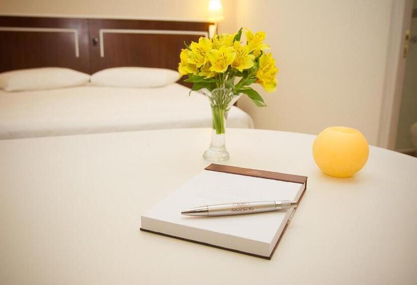 수피리어 룸, Altadomo