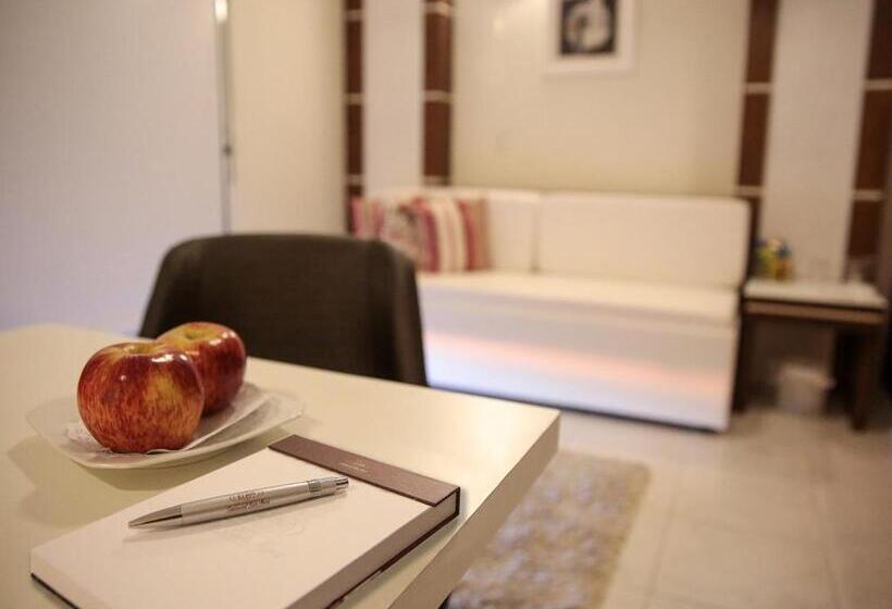 수피리어 룸, Altadomo