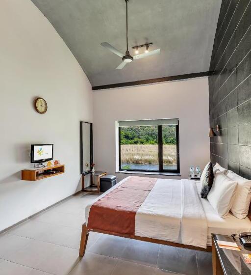 חדר משפחתי, Club Mahindra Corbett