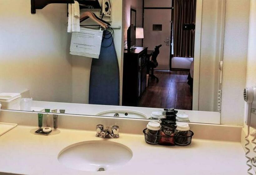 غرفة قياسية, Francis