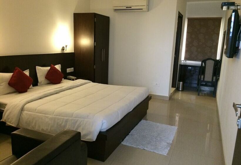 디럭스 룸, Love Kush