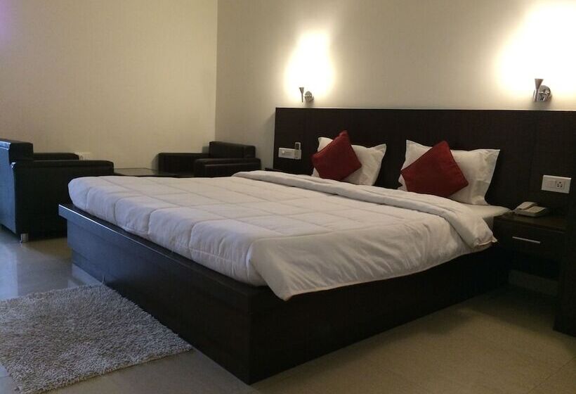 חדר דלוקס, Love Kush