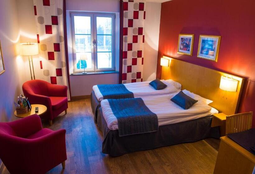 标准间, Lumber & Karle