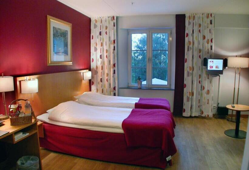 家庭间, Lumber & Karle