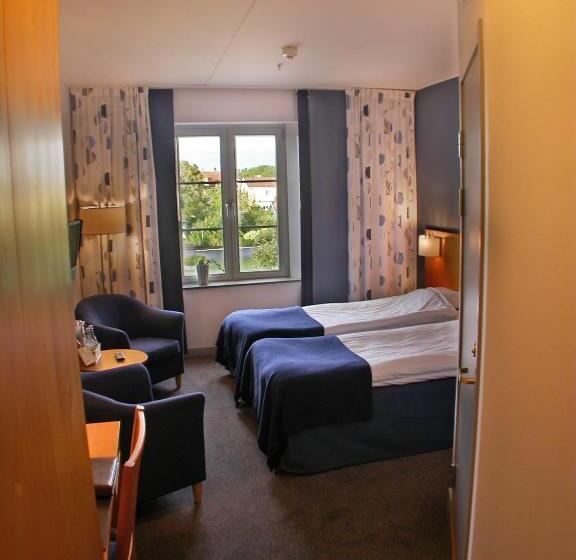 家庭间, Lumber & Karle