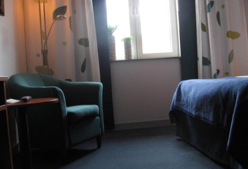 标准间, Lumber & Karle