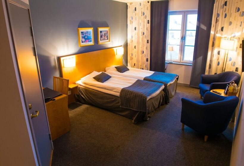 标准间, Lumber & Karle