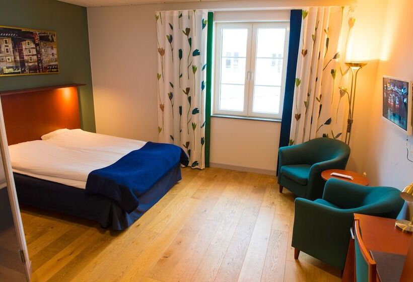 标准间, Lumber & Karle