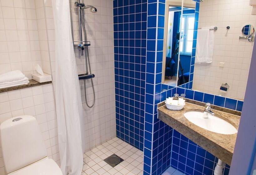 标准间, Lumber & Karle