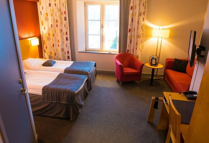 家庭间, Lumber & Karle