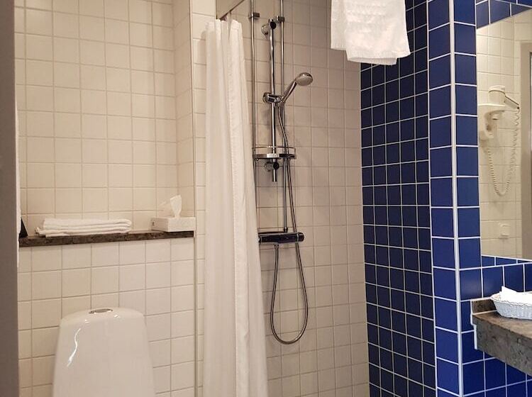 家庭间, Lumber & Karle