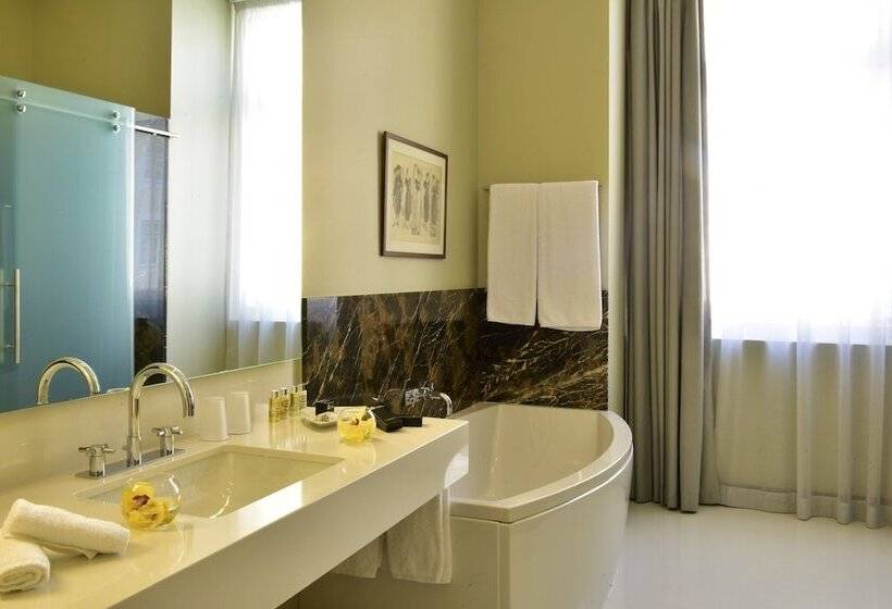 اتاق لوکس خانوادگی, Pousada de Lisboa, Small Luxury Hotels of the World