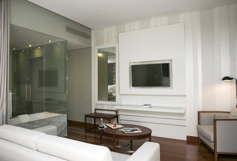 اتاق لوکس خانوادگی, Pousada de Lisboa, Small Luxury Hotels of the World